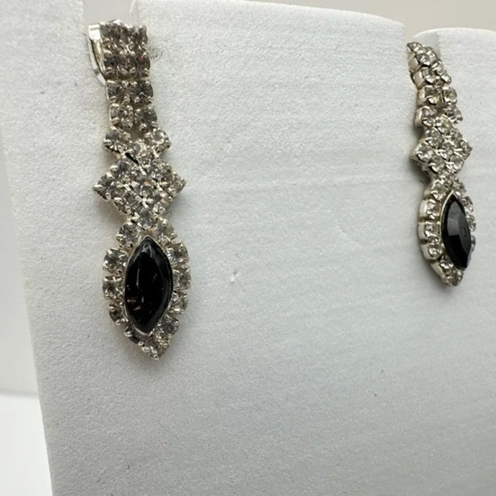 The Unbranded Brand classic they earrings